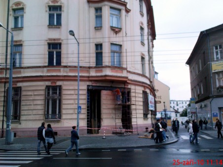 dům bývalé České obchodní společnosti od architekta pražského Obecního domu Osvalda Polívky ohrožen - Foto: Milan Plachký 09/2010