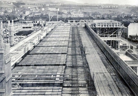 výstavba pavilonu A, pohled do konstrukce - stropy z keramických vložek; foto: 07/1931, zdroj: Muzeum města Ústí n. L. 