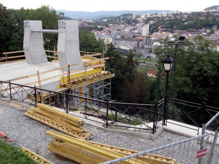 stavba horní stanice lanovky - Foto: Matěj Páral 09/2010