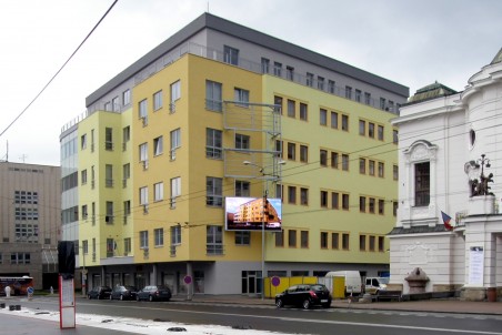 Real Garant projektový atelier (Ing. Novotný, Vidláková) - dům vedle divadla - http://www.realgarant.biz