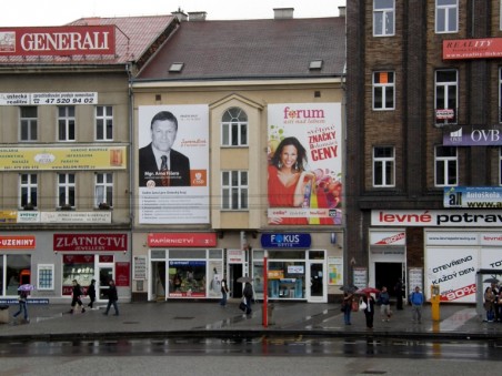 na místě dvou původních balkónů vznikl arkýř připomínající prevét - foto: Matěj Páral 09/2012